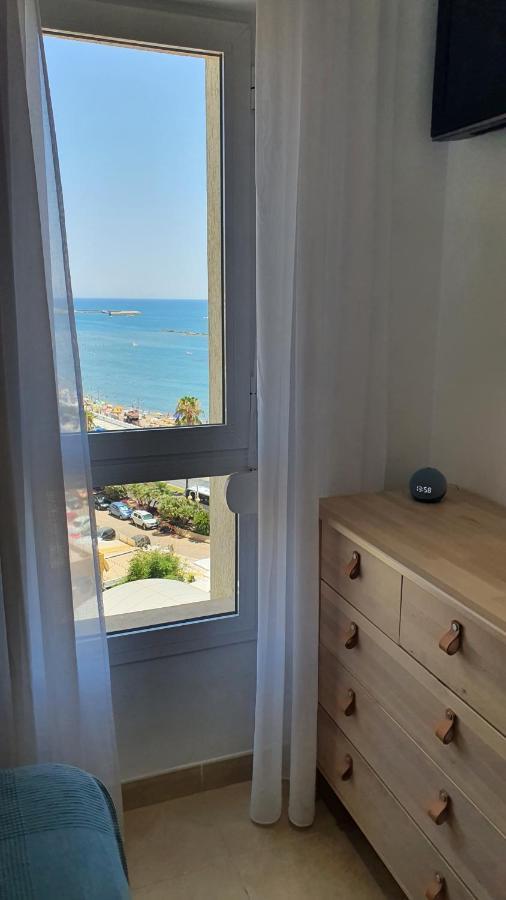 Beachfront-Parque Paloma-Modern-Panoramic Views! بينالماذينا المظهر الخارجي الصورة
